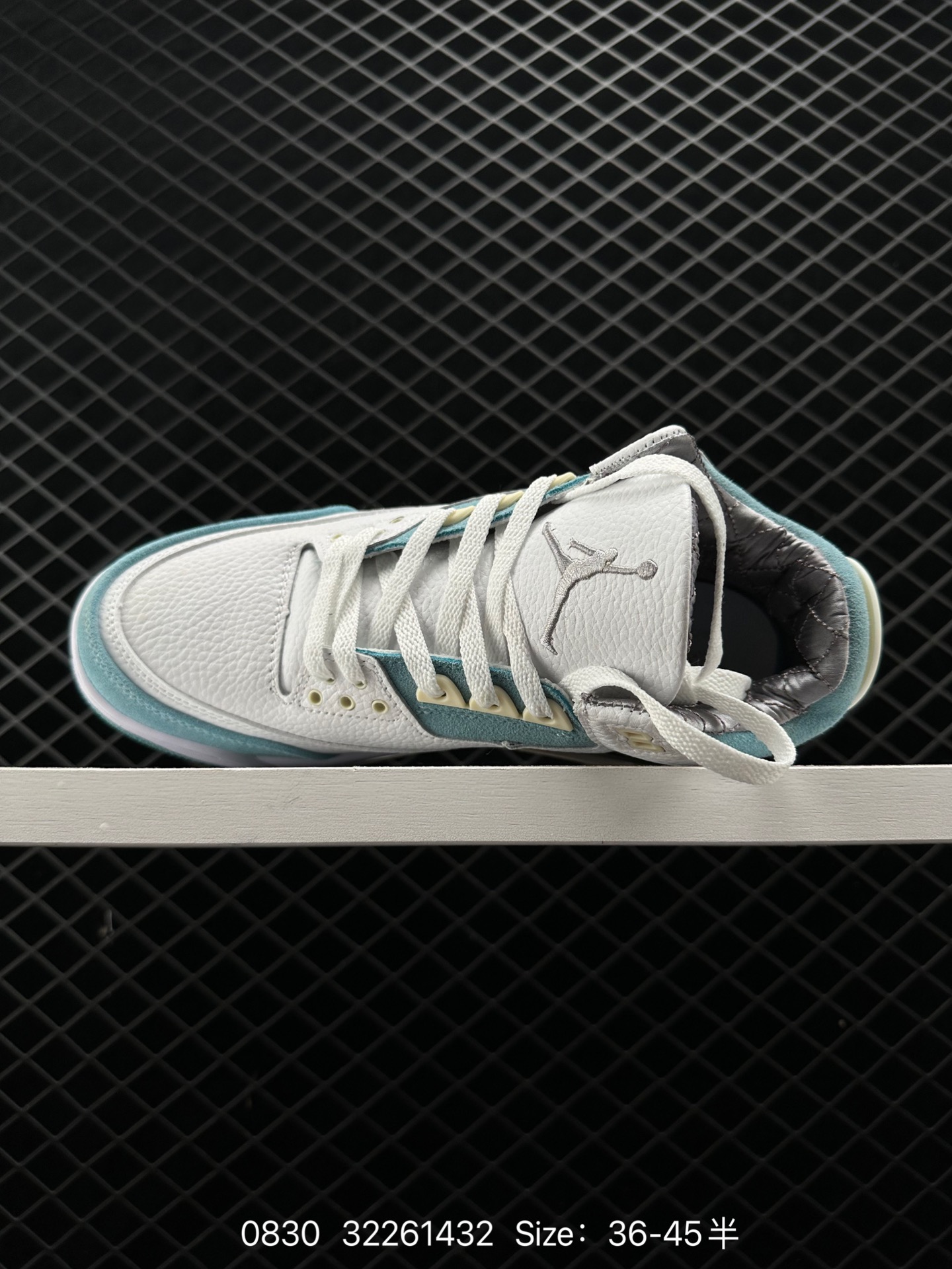 Air Jordan 3 Retro ”Hide and Sneak“